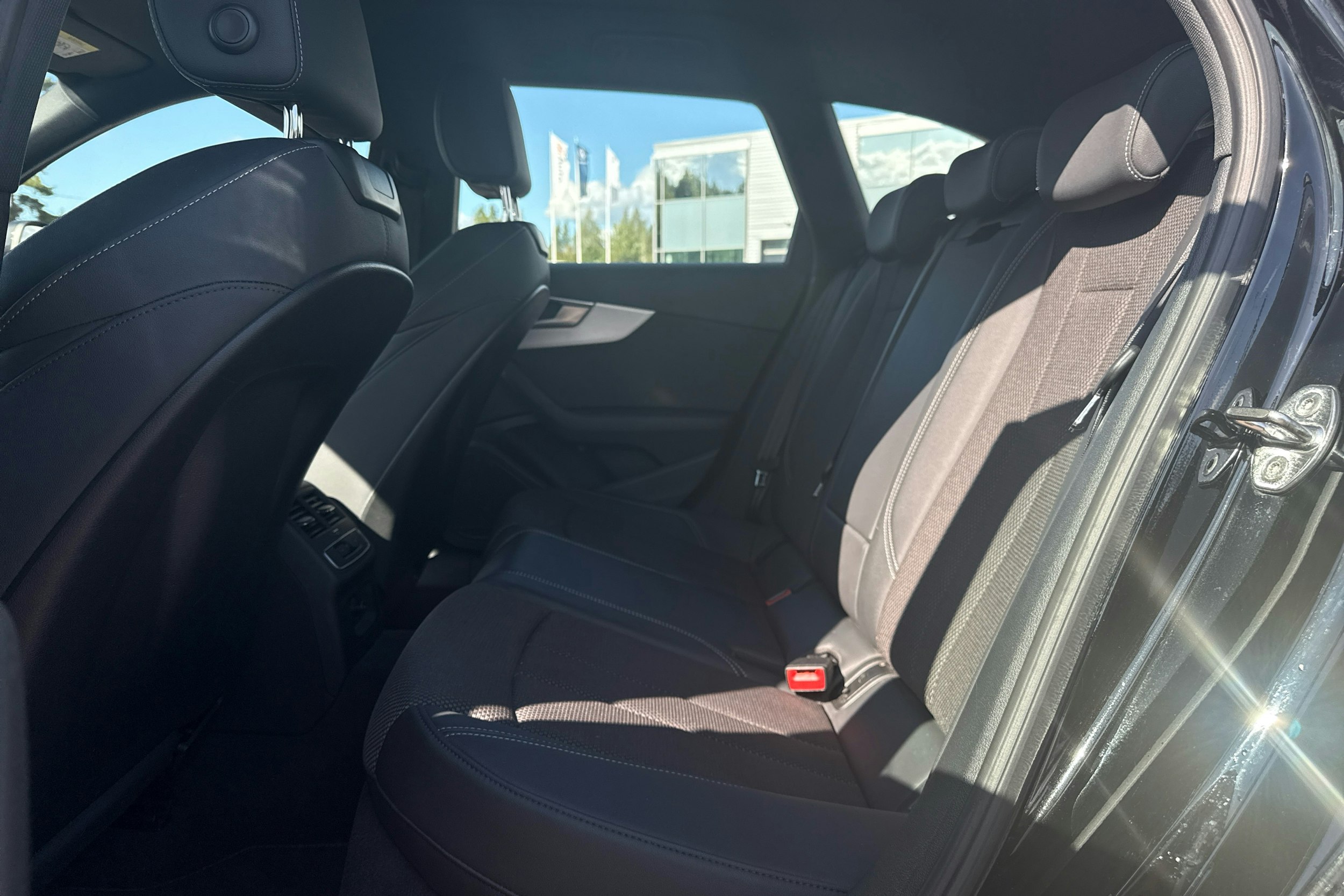 musta Audi A4 2021 kuva 8.