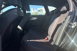musta Audi A4 2021 kuva 8.