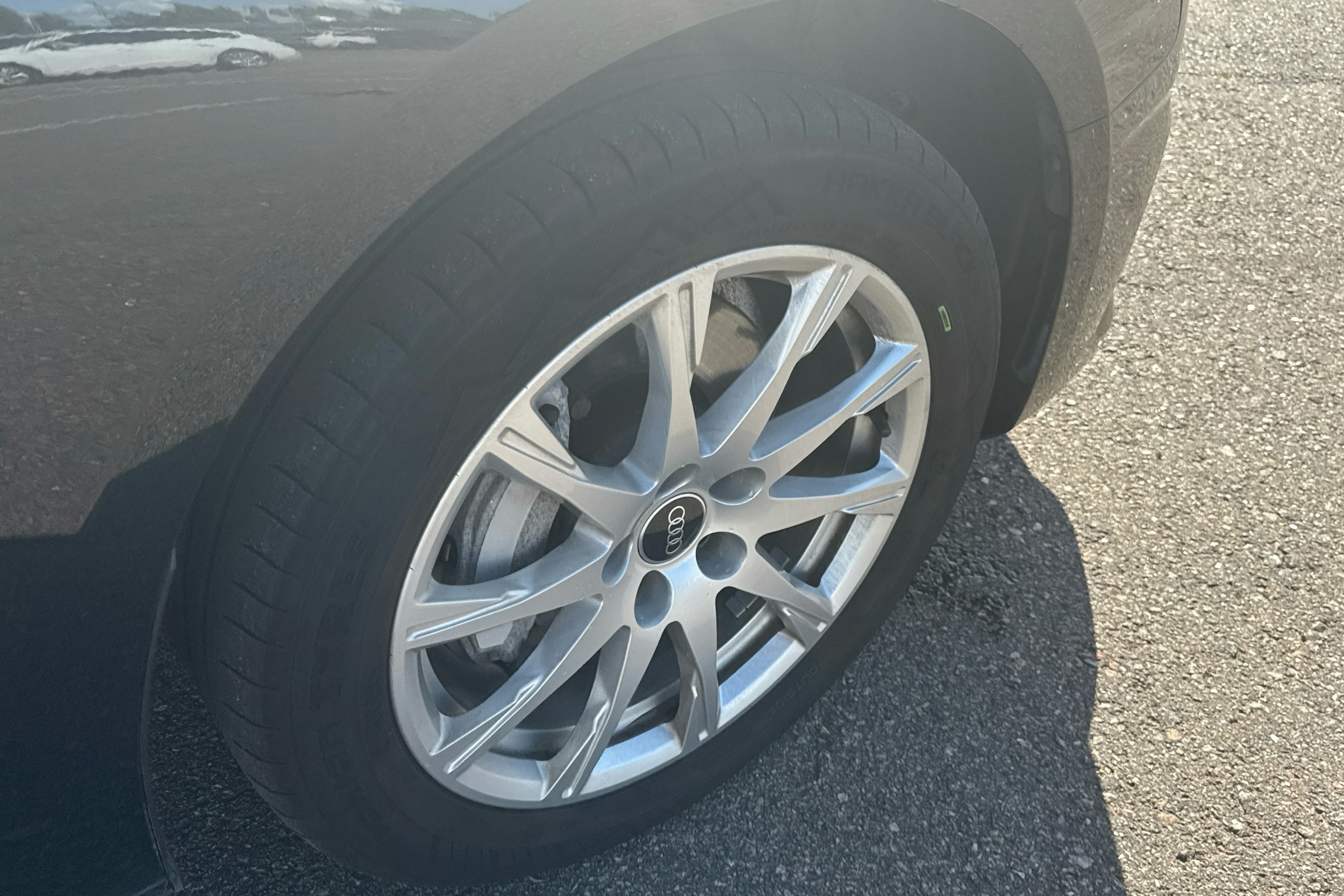 musta Audi A4 2021 kuva 10.