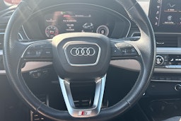 musta Audi A4 2021 kuva 11.