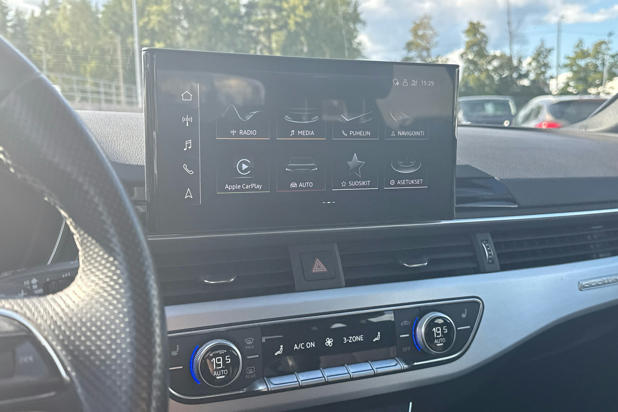 musta Audi A4 2021 kuva 14.
