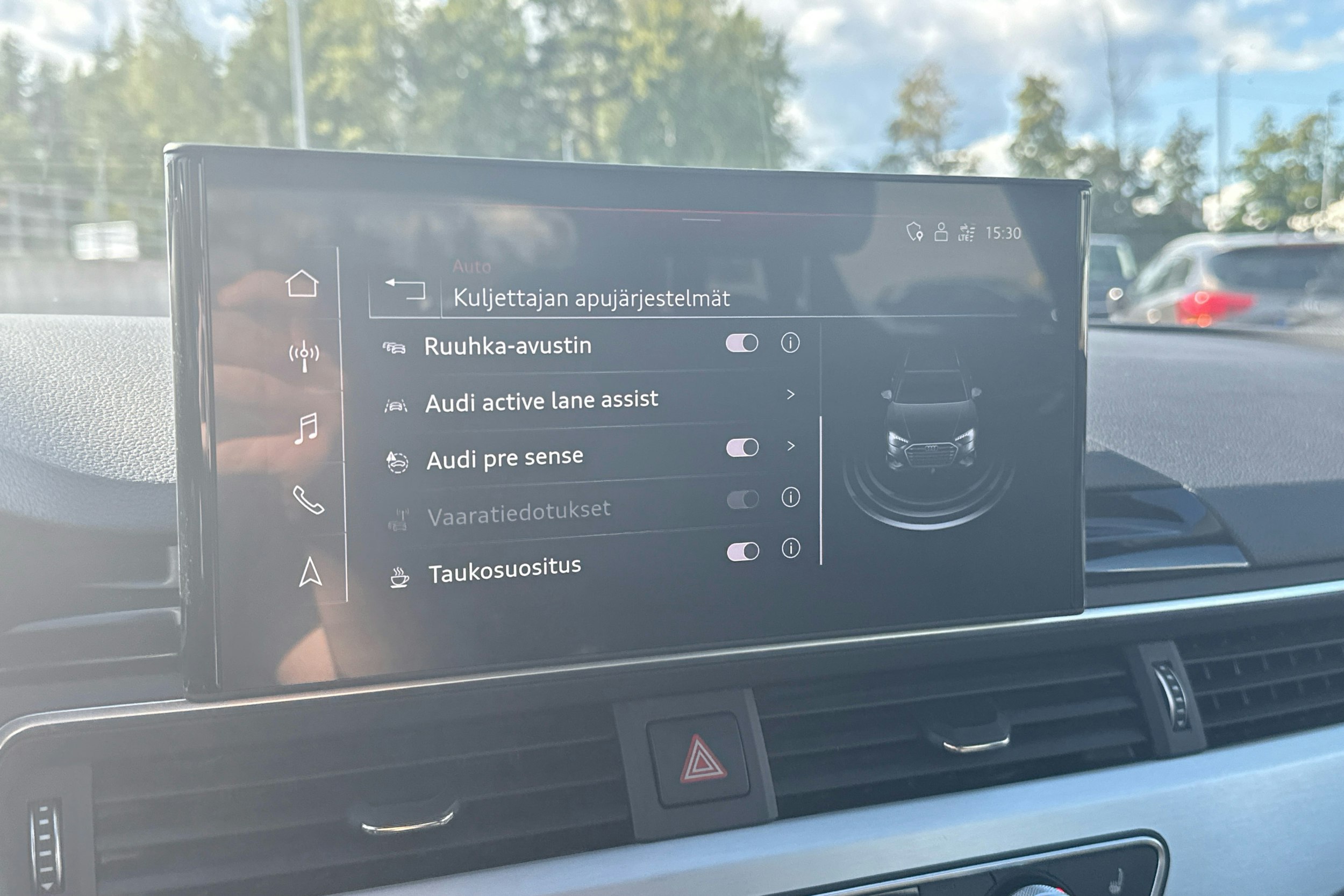 musta Audi A4 2021 kuva 16.