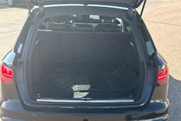 musta Audi A4 2021 kuva 23.