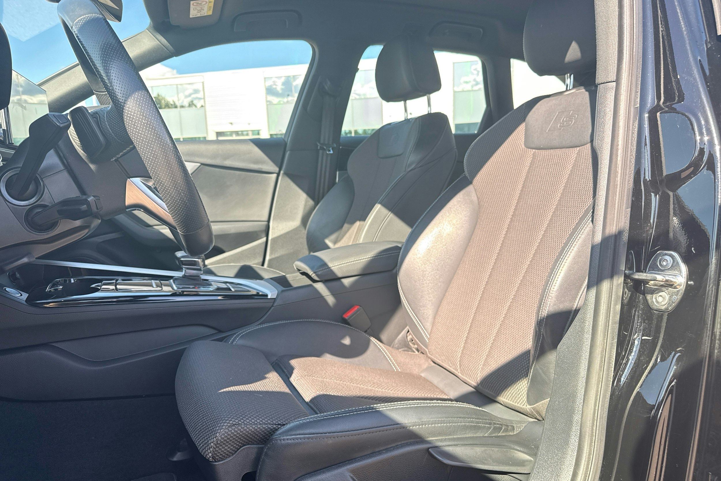 musta Audi A4 2021 kuva 25.