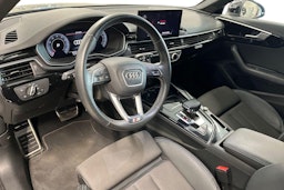 musta Audi A4 2021 kuva 3.