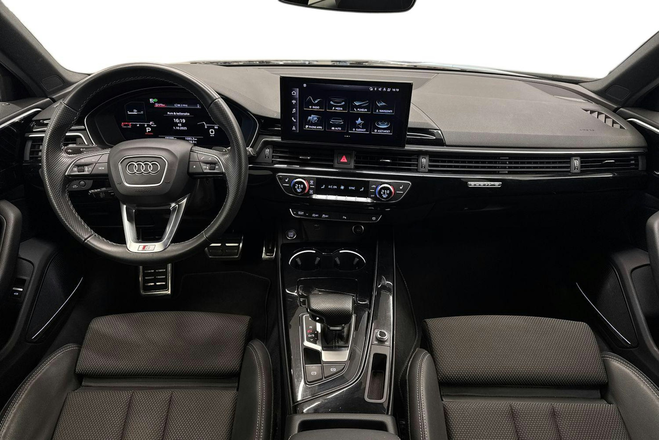 musta Audi A4 2021 kuva 9.