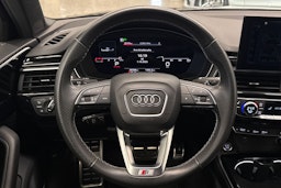 musta Audi A4 2021 kuva 14.