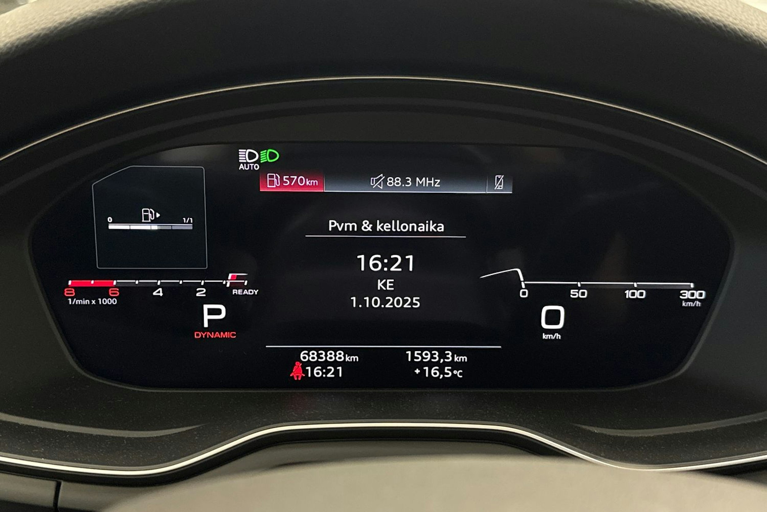 musta Audi A4 2021 kuva 18.
