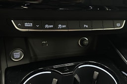 musta Audi A4 2021 kuva 22.