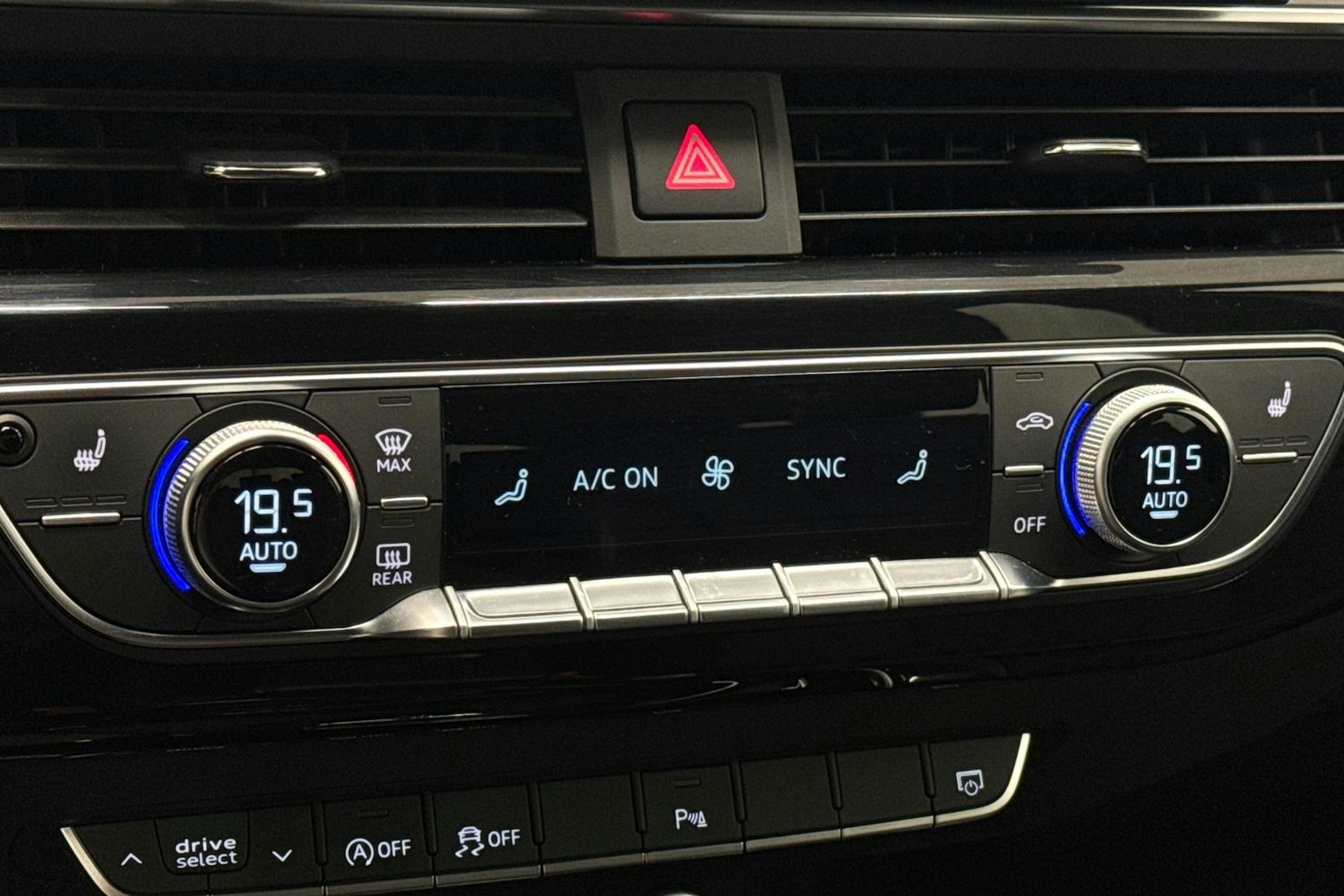 musta Audi A4 2021 kuva 23.