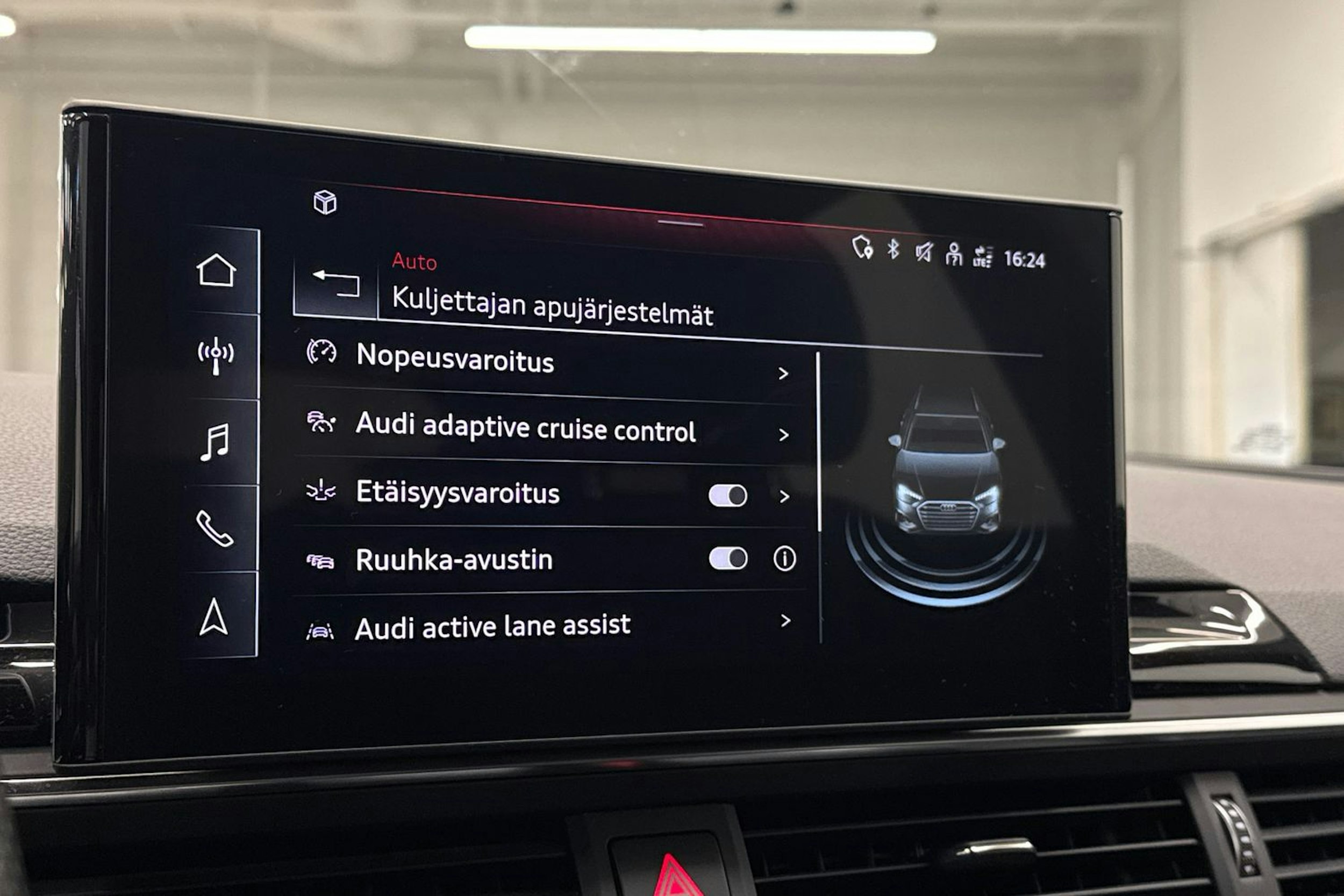 musta Audi A4 2021 kuva 31.