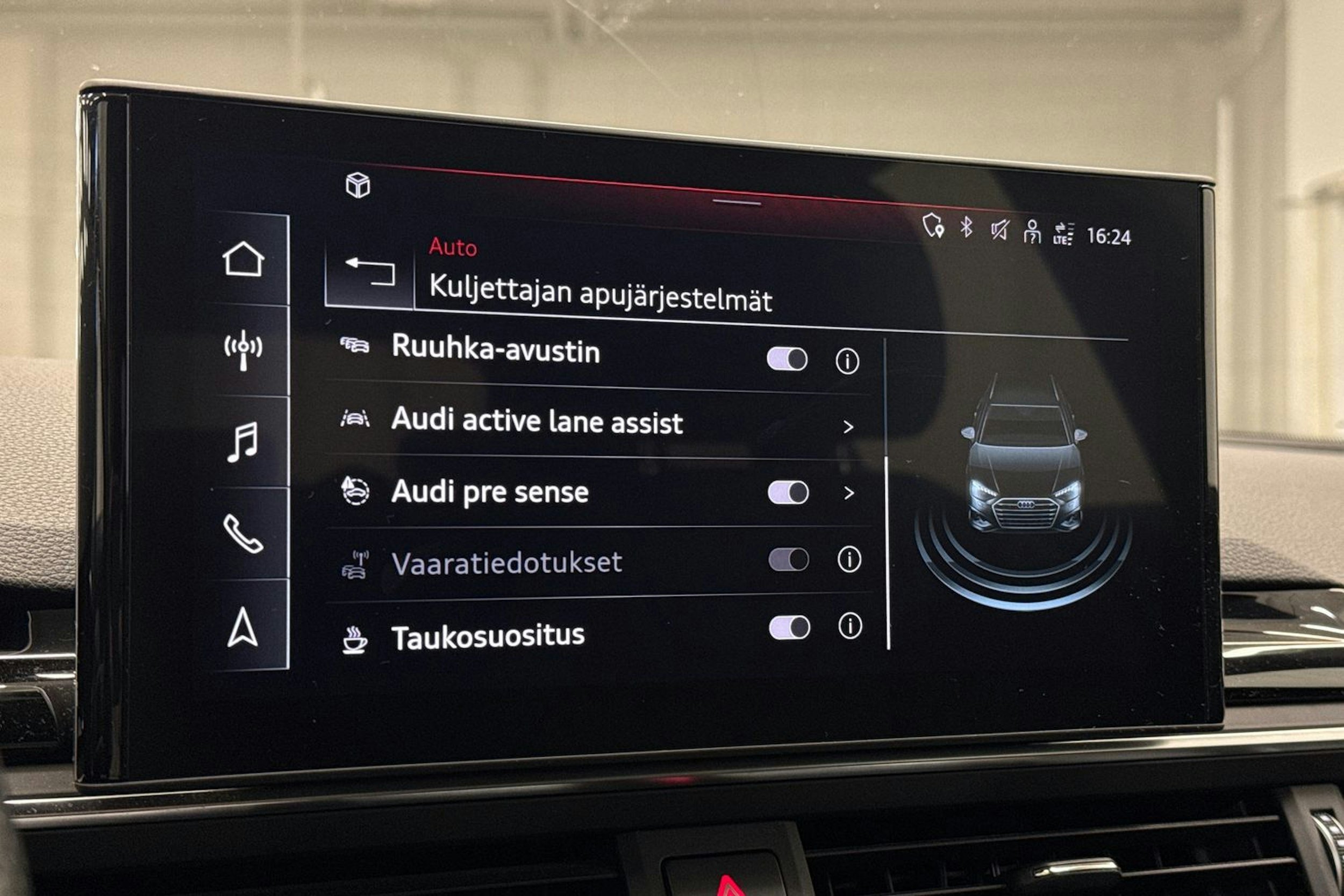 musta Audi A4 2021 kuva 32.