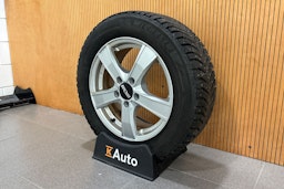 punainen Audi A4 2021 kuva 13.