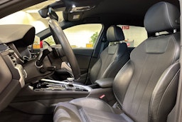 punainen Audi A4 2021 kuva 14.