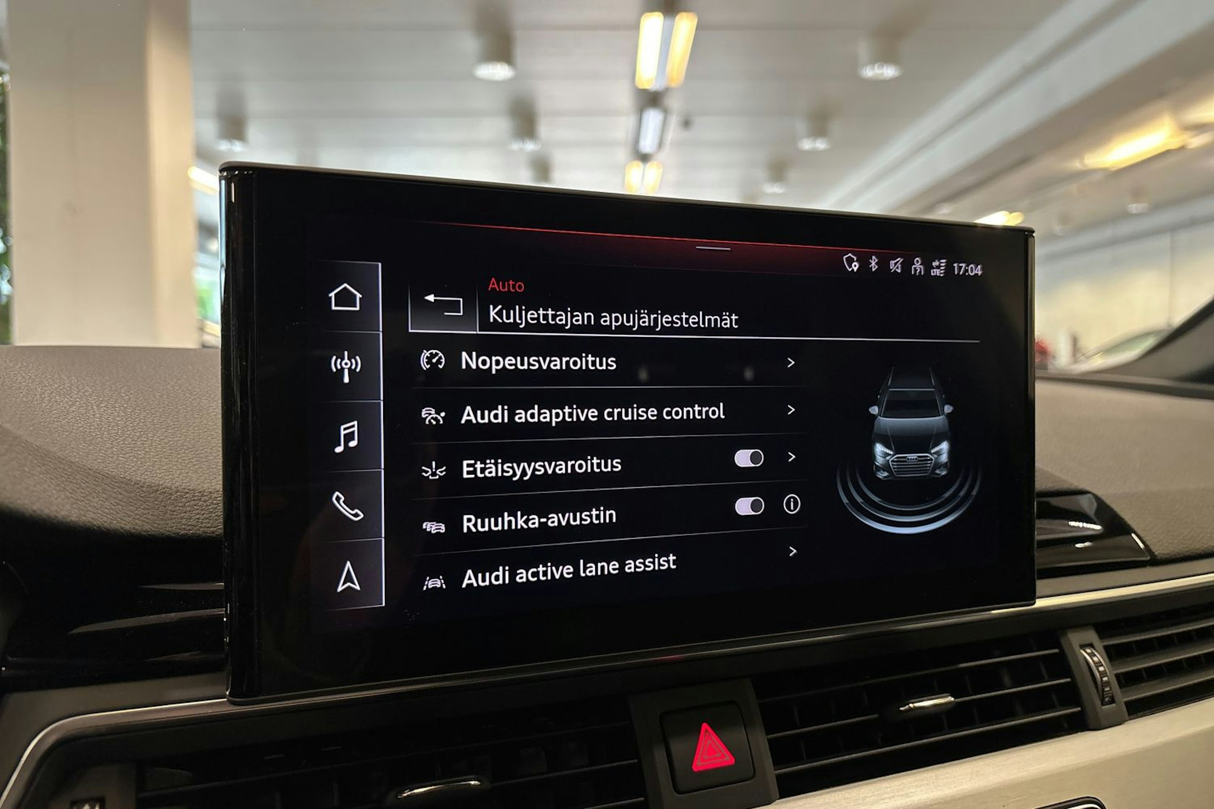 punainen Audi A4 2021 kuva 20.
