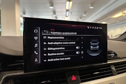 punainen Audi A4 2021 kuva 20.