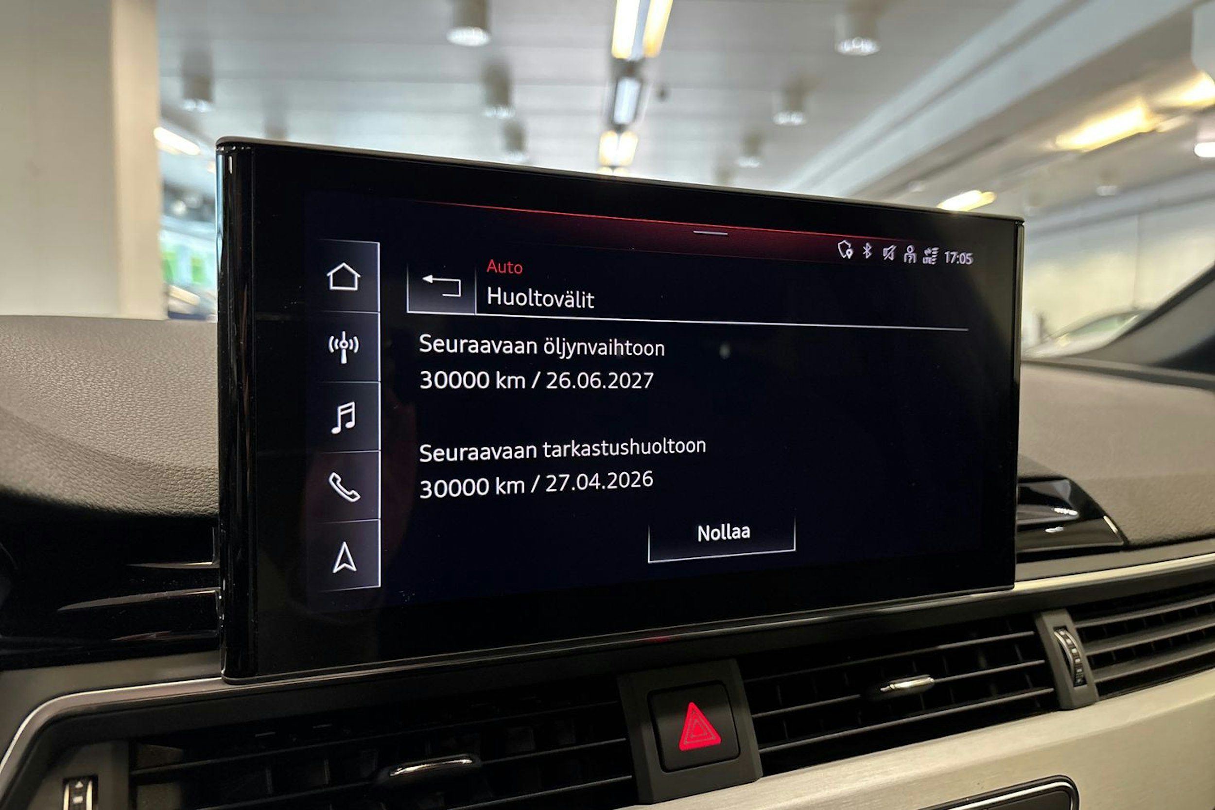 punainen Audi A4 2021 kuva 22.