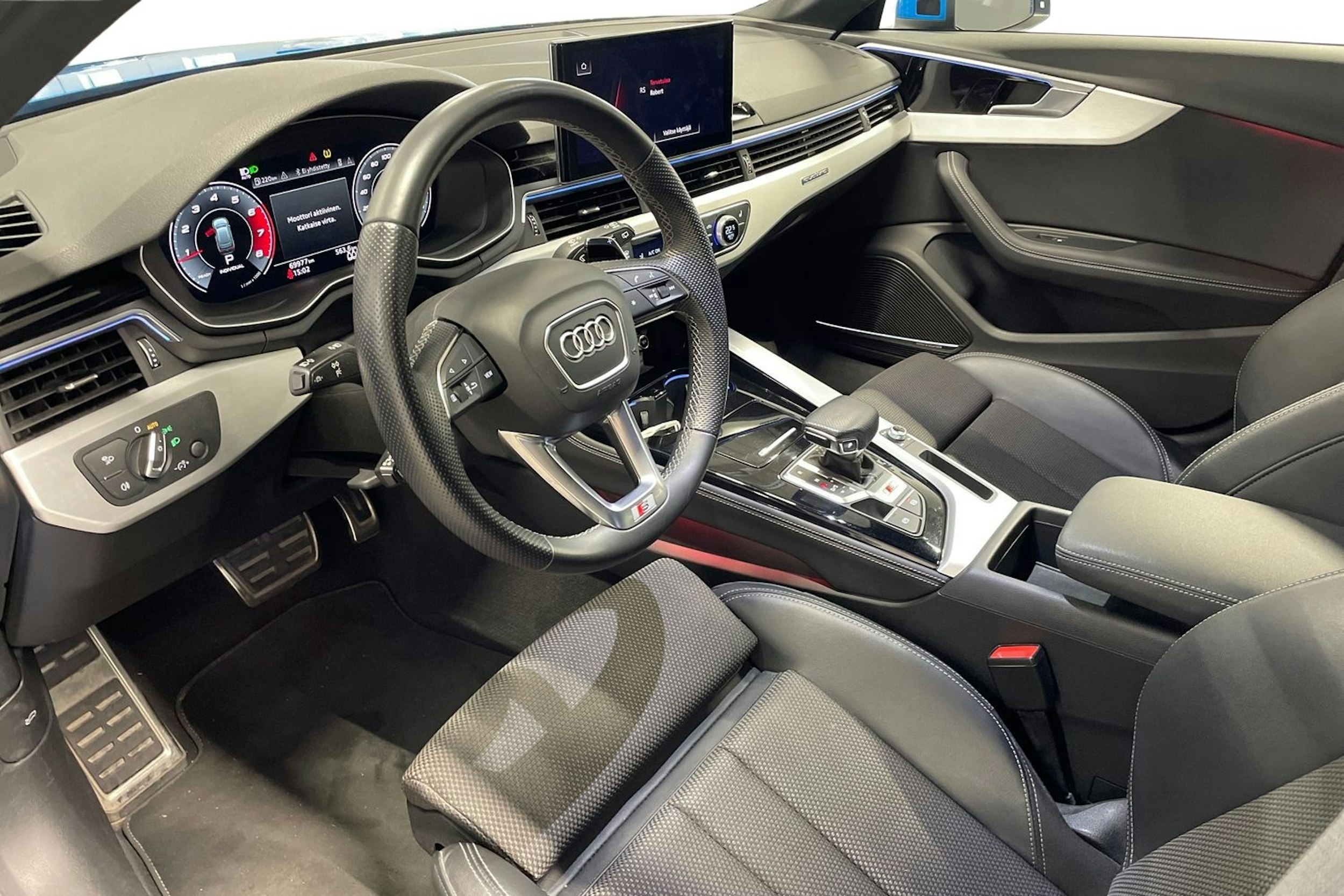 sininen Audi A4 2021 kuva 7.