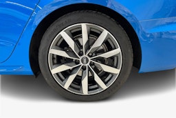 sininen Audi A4 2021 kuva 11.