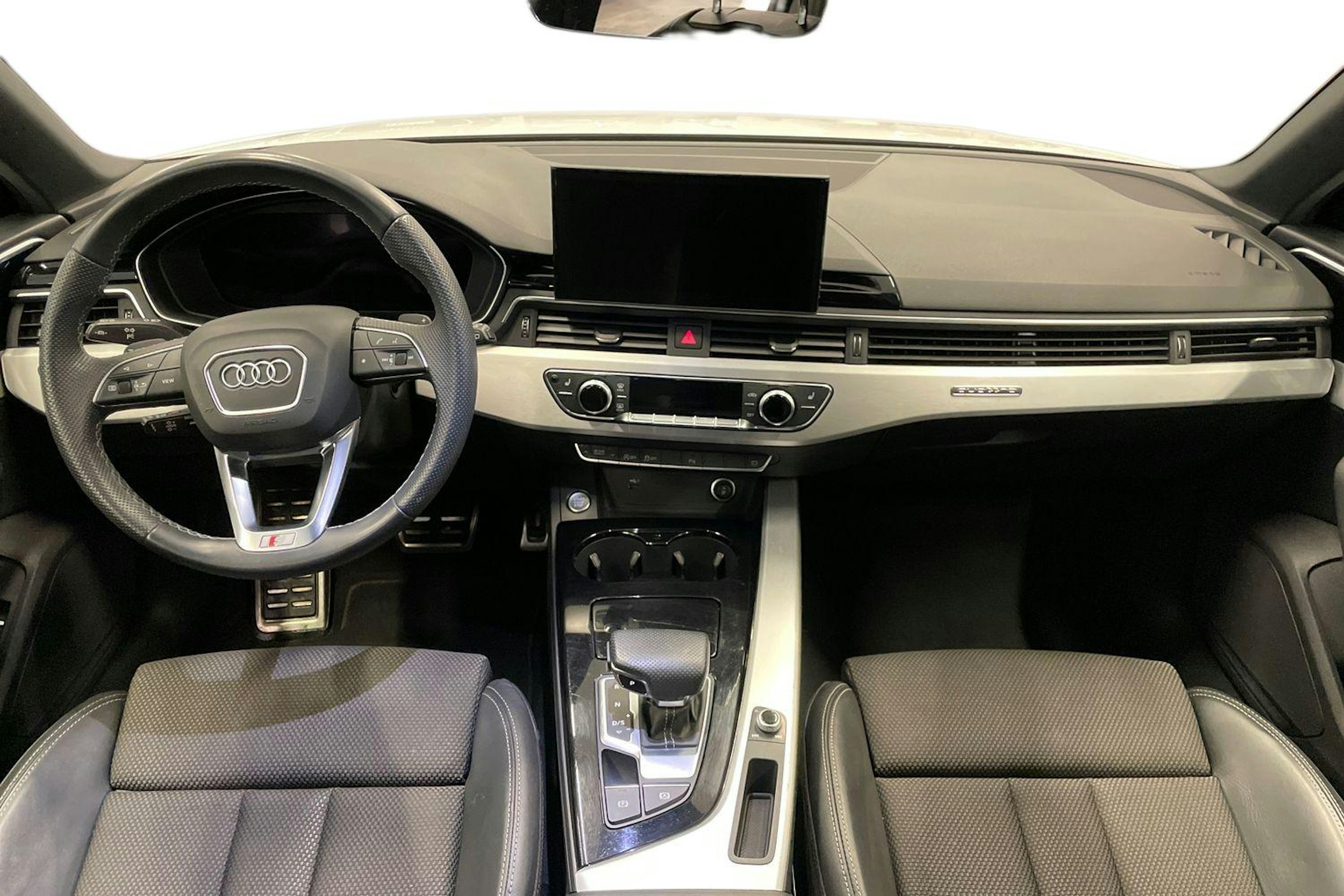 met. valkoinen Audi A4 2021 kuva 7.