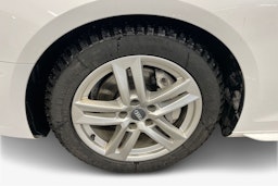 met. valkoinen Audi A4 2021 kuva 9.