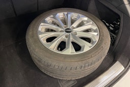 met. valkoinen Audi A4 2021 kuva 10.