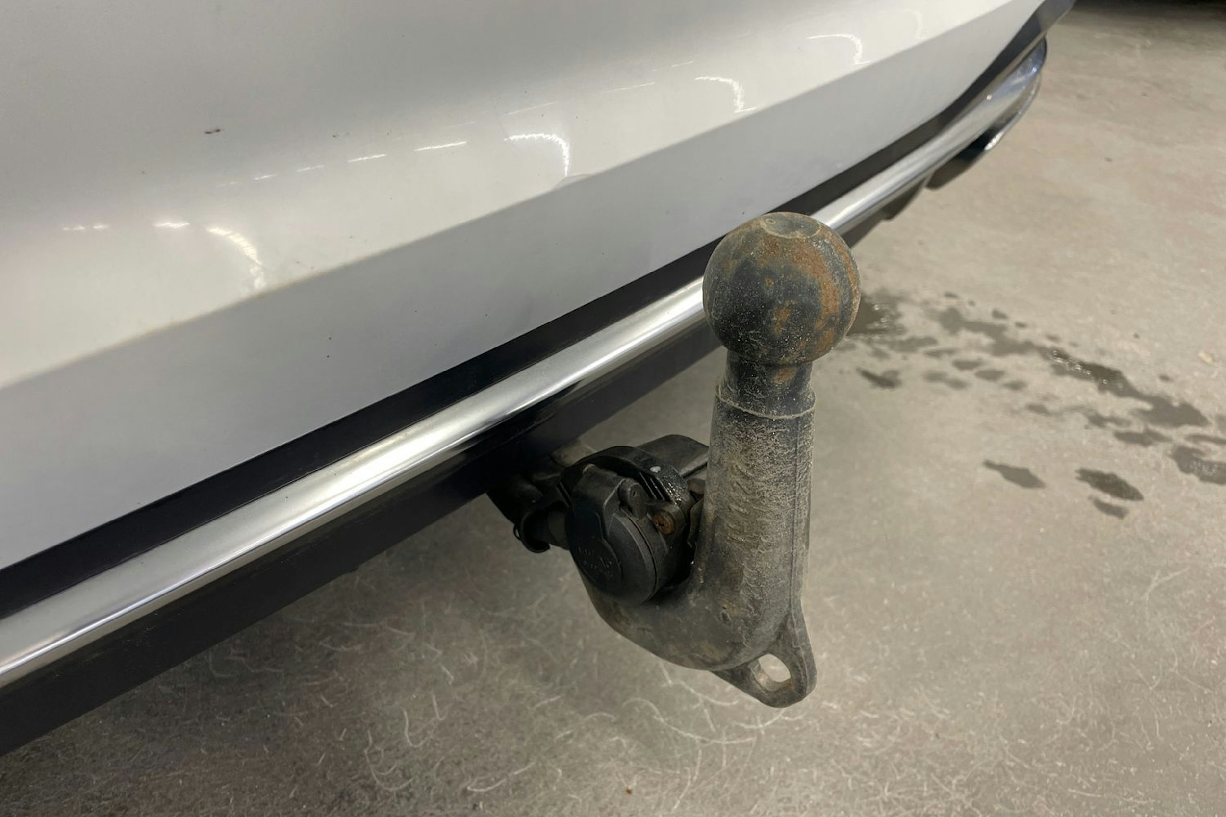 met. valkoinen Audi A4 2021 kuva 13.