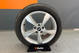 Punainen Audi A4 2021 kuva 13.