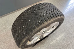Punainen Audi A4 2021 kuva 16.