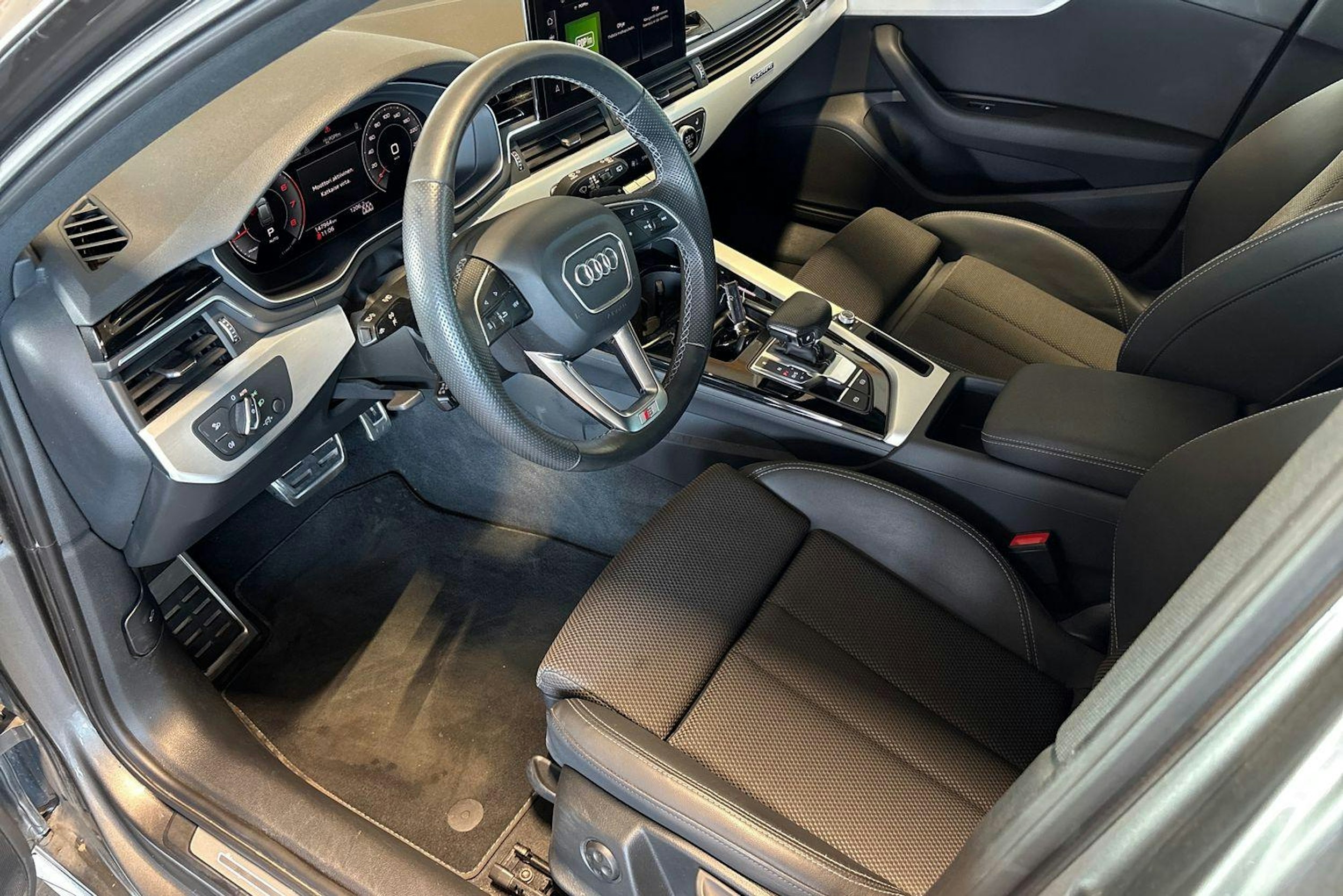 harmaa Audi A4 2021 kuva 7.
