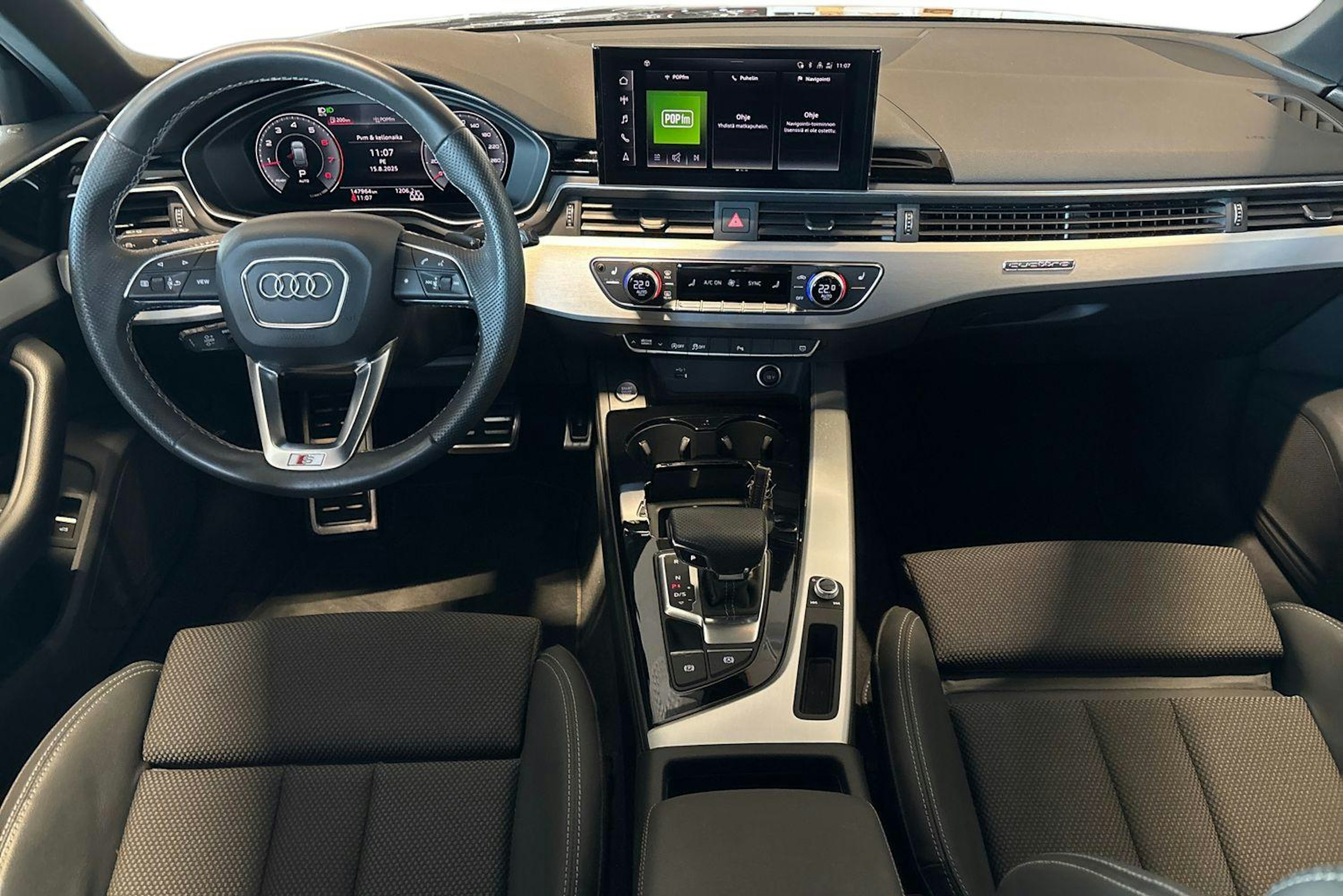 harmaa Audi A4 2021 kuva 9.