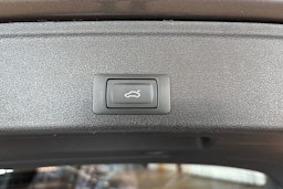 harmaa Audi A4 2021 kuva 21.