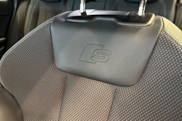 harmaa Audi A4 2021 kuva 36.