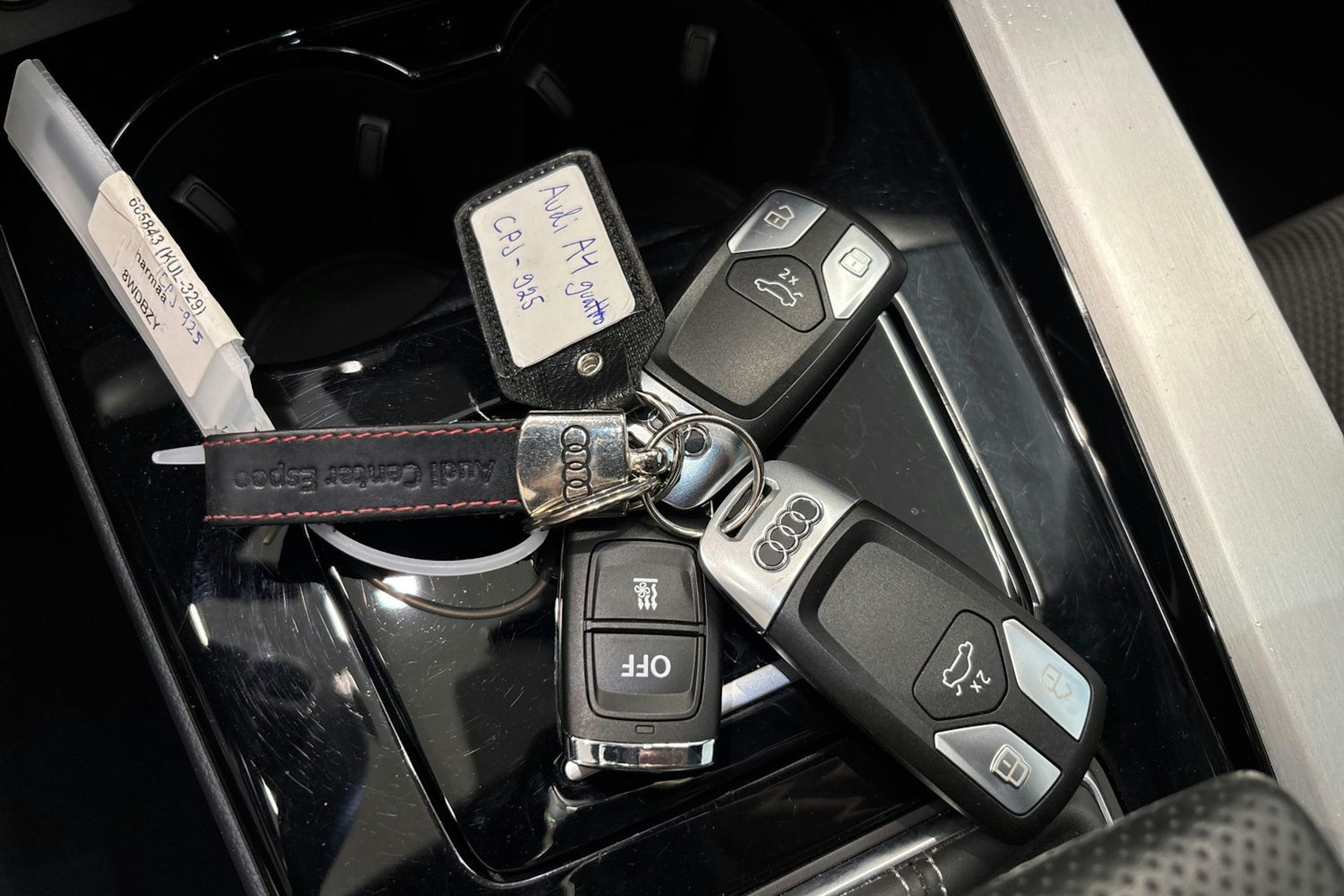 harmaa Audi A4 2021 kuva 37.