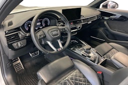Valkoinen Audi A4 2021 kuva 7.