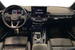Valkoinen Audi A4 2021 kuva 9.