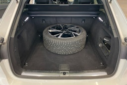 Valkoinen Audi A4 2021 kuva 16.