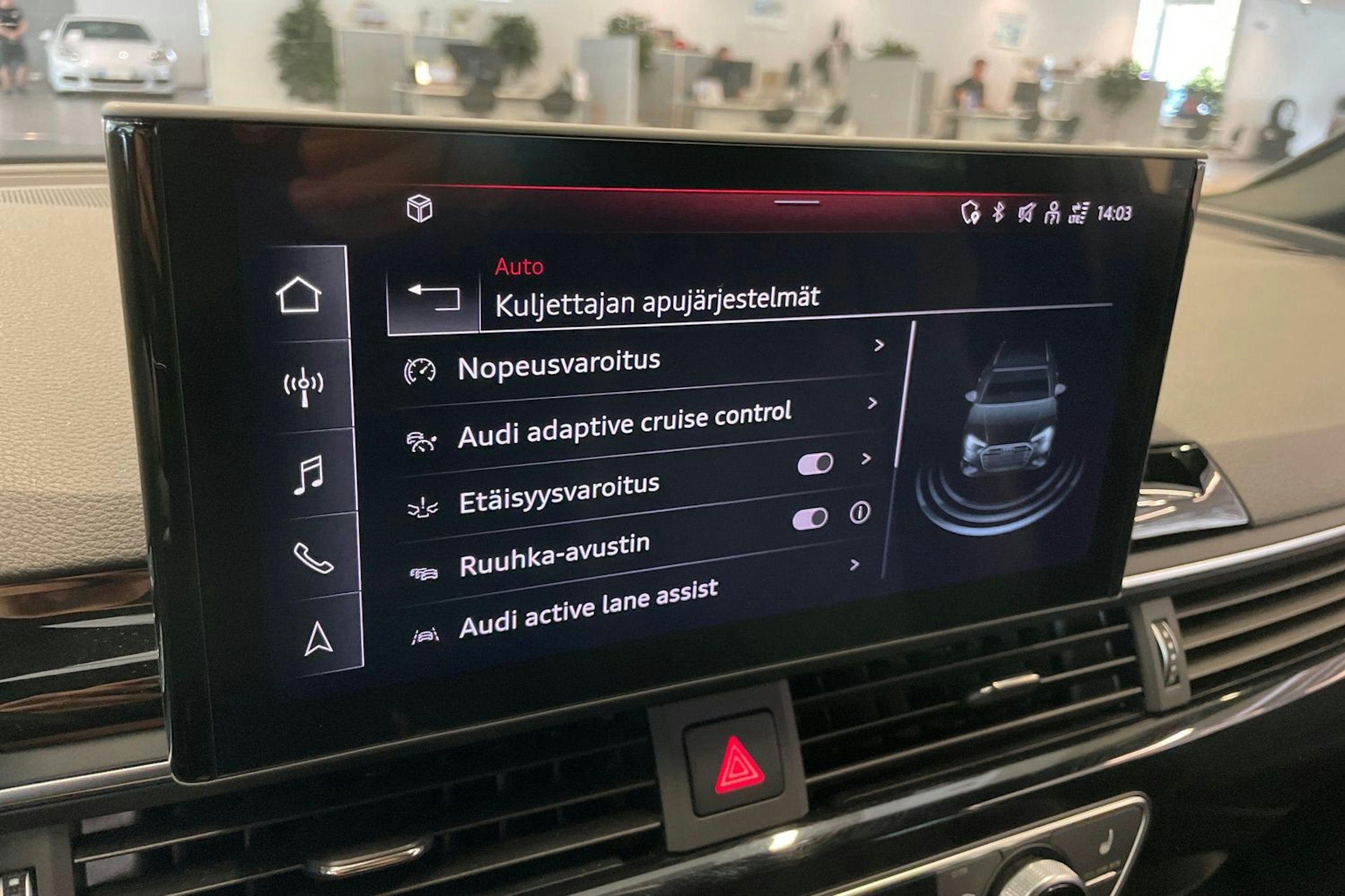Valkoinen Audi A4 2021 kuva 22.