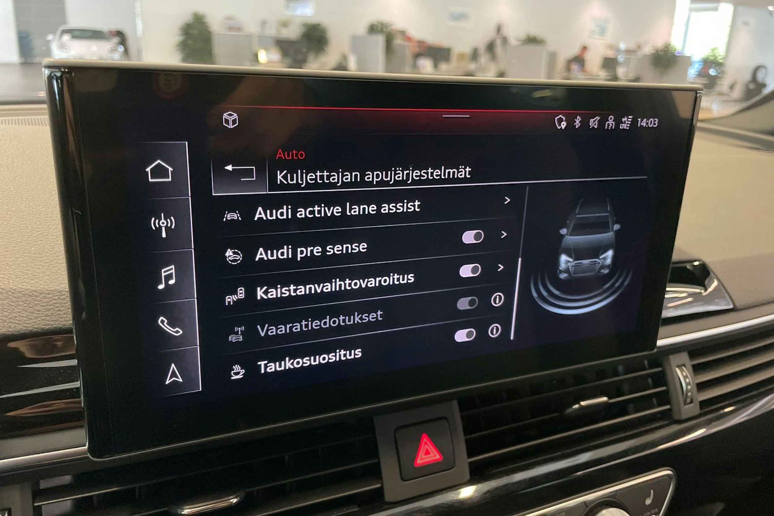 Valkoinen Audi A4 2021 kuva 23.