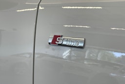 Valkoinen Audi A4 2021 kuva 29.