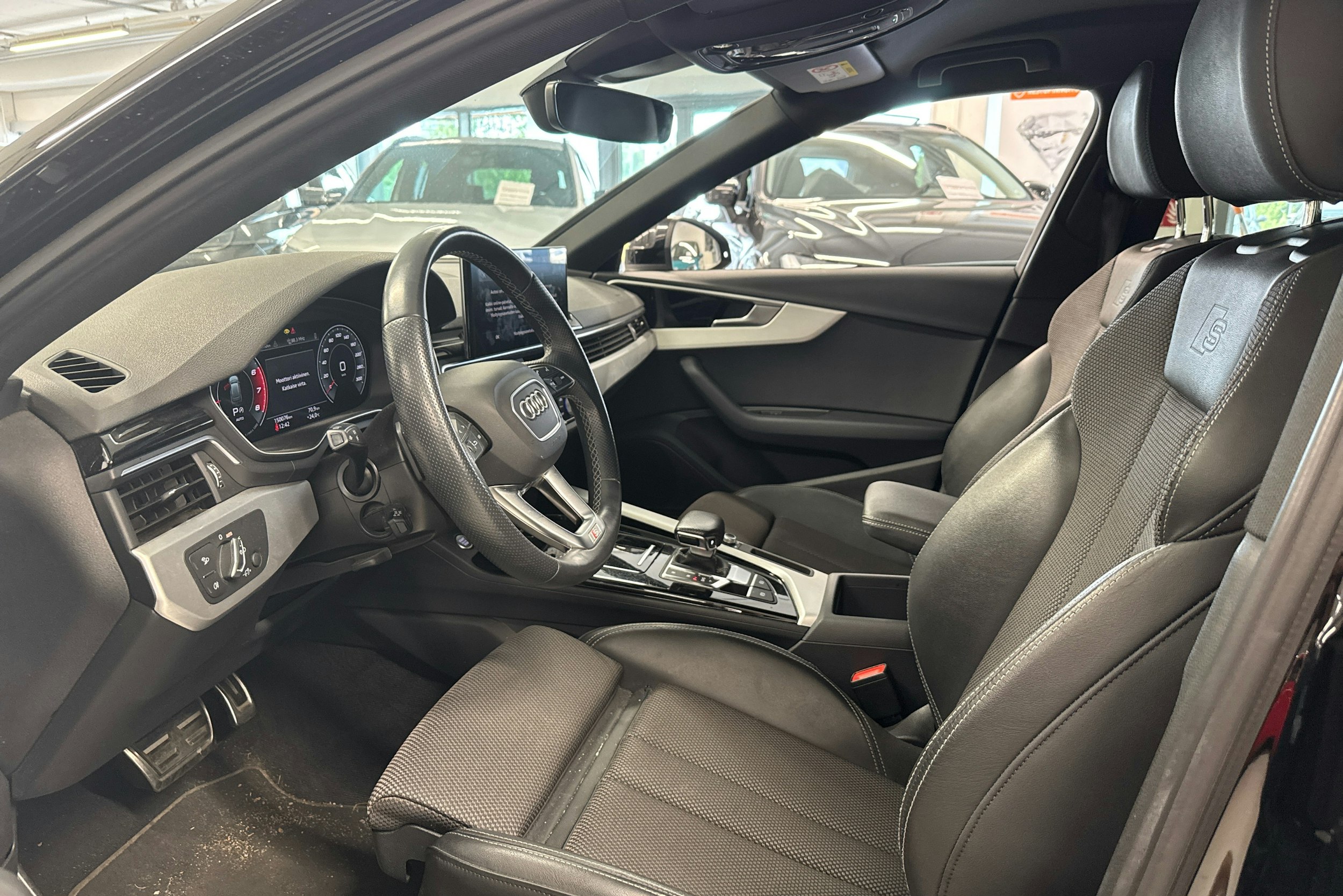 musta Audi A4 2021 kuva 3.
