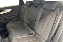 musta Audi A4 2021 kuva 10.