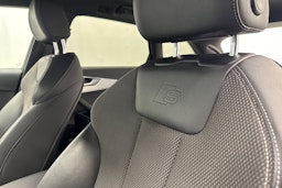 musta Audi A4 2021 kuva 13.