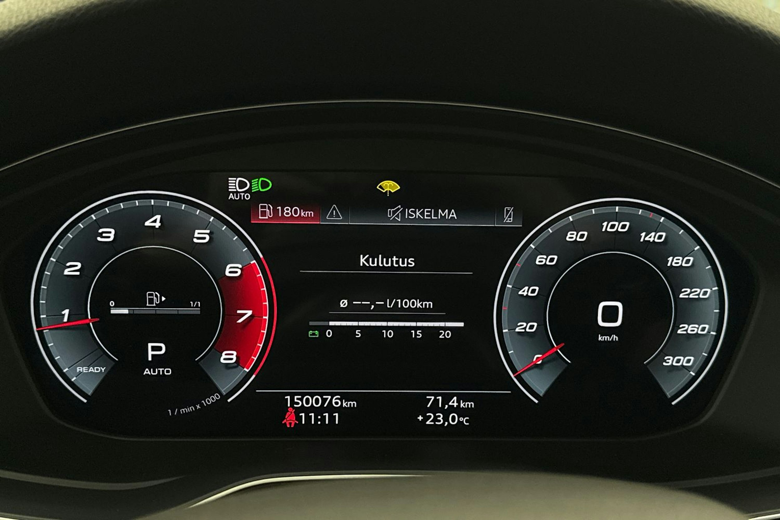 musta Audi A4 2021 kuva 18.