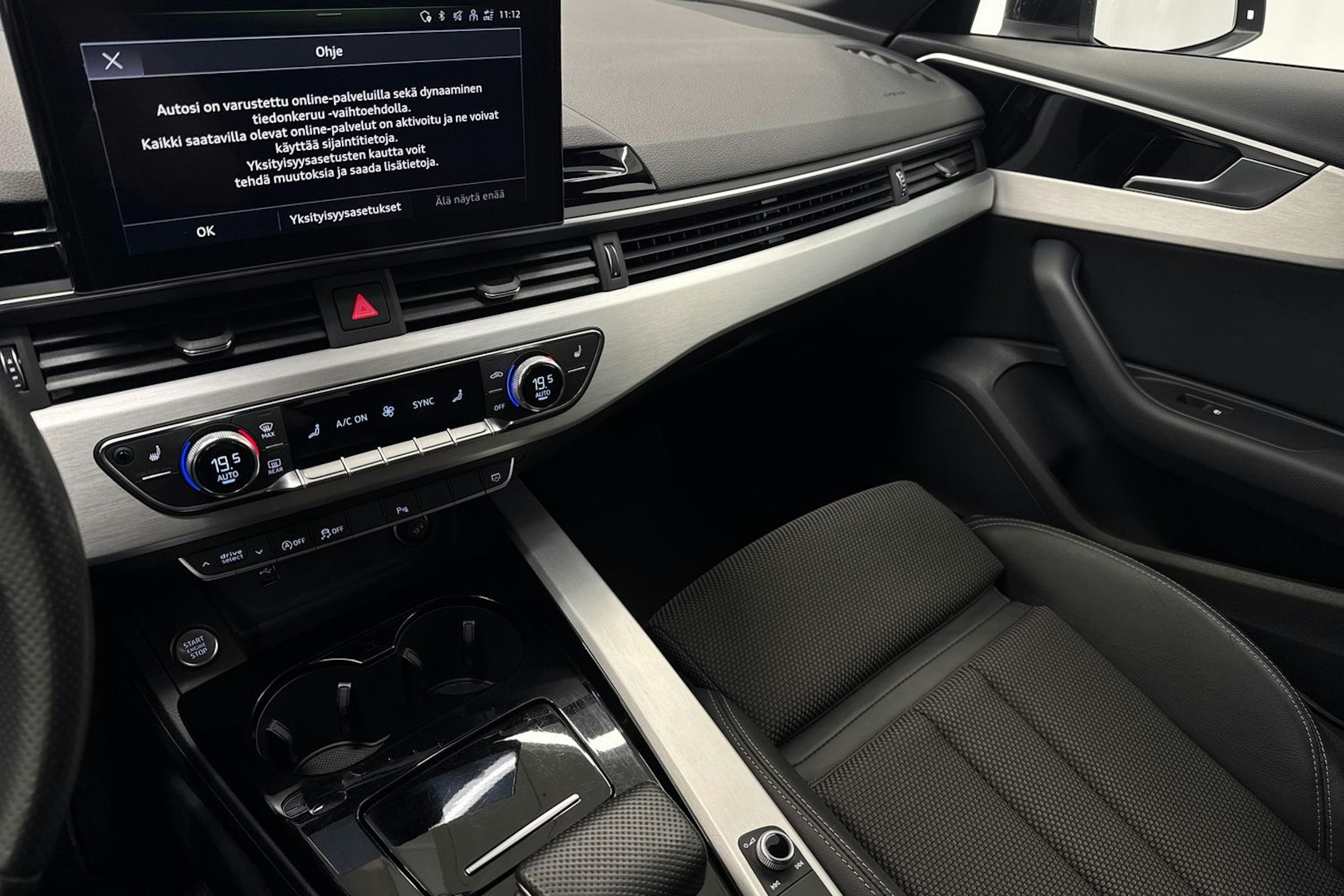 musta Audi A4 2021 kuva 22.