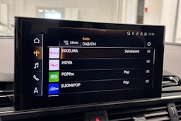 musta Audi A4 2021 kuva 24.