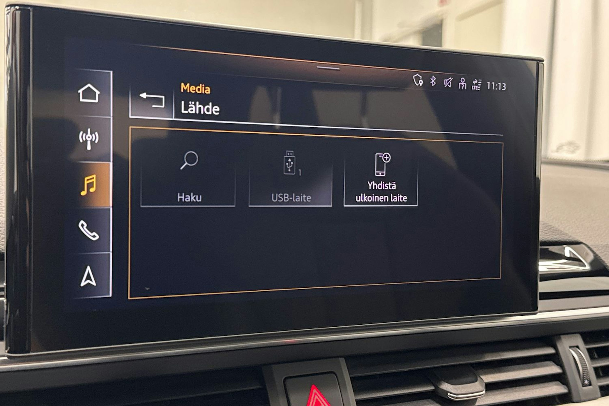 musta Audi A4 2021 kuva 25.
