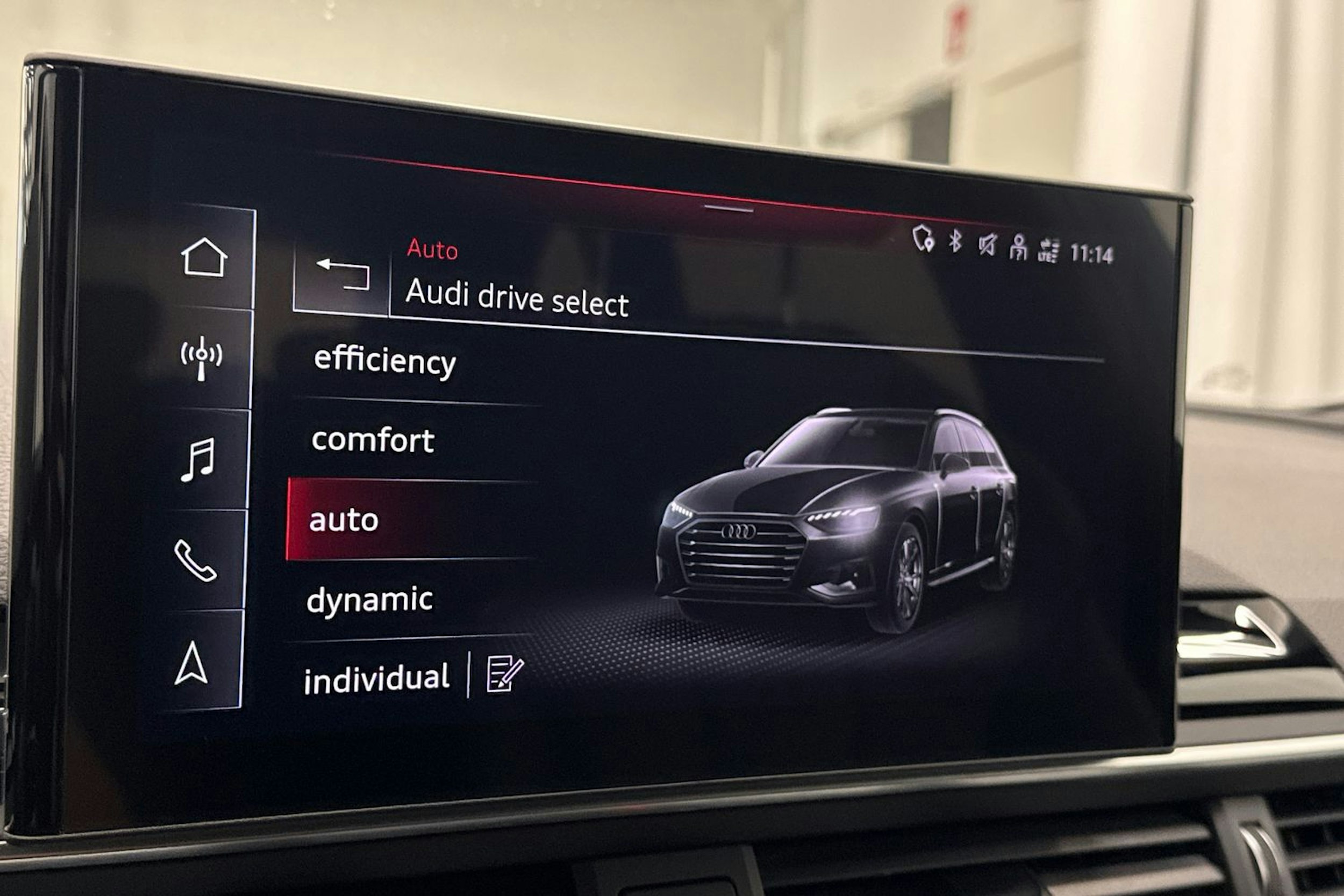 musta Audi A4 2021 kuva 32.