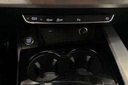 musta Audi A4 2021 kuva 34.