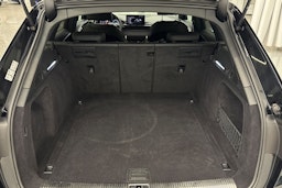 musta Audi A4 2021 kuva 38.